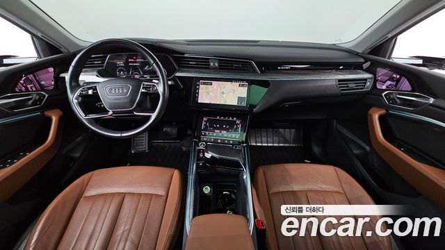 Audi e-tron 2021 — photo 7