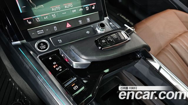 Audi e-tron 2021 — photo 9