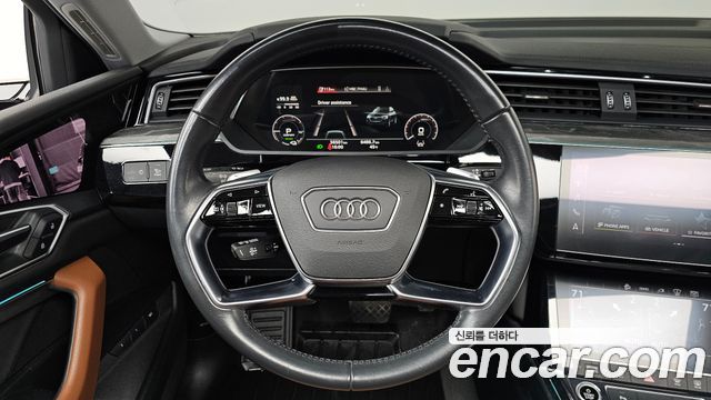 Audi e-tron 2021 — photo 13