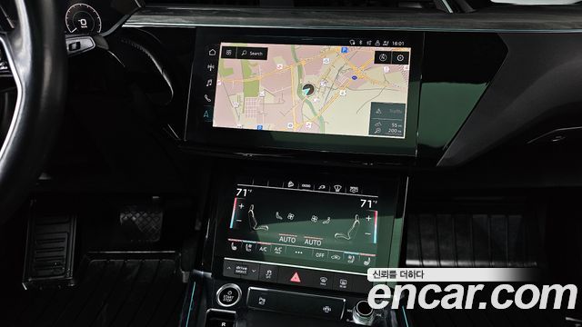 Audi e-tron 2021 — photo 14