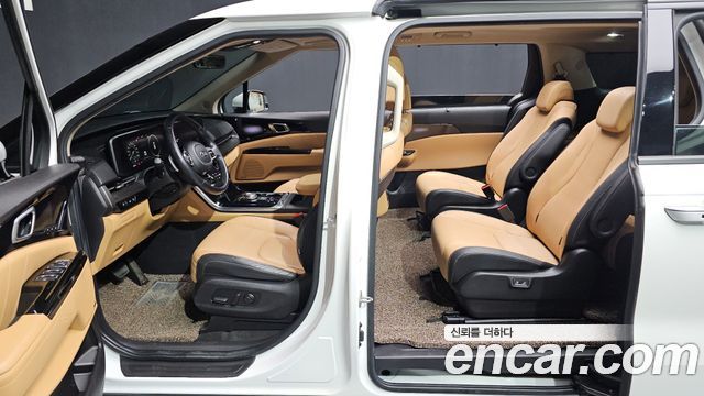 Kia Canival 2021 — photo 18