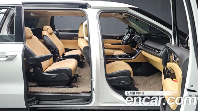Kia Canival 2021 — photo 19