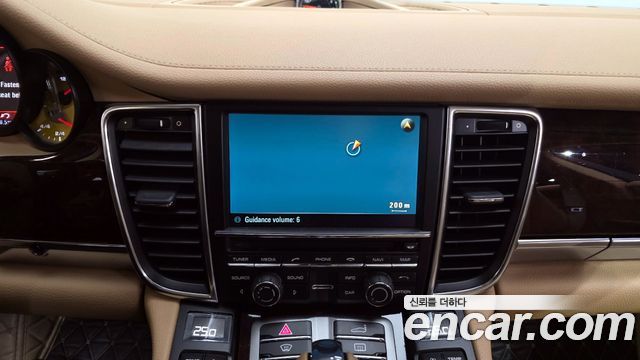 Porsche Panamera 2014 — photo 18