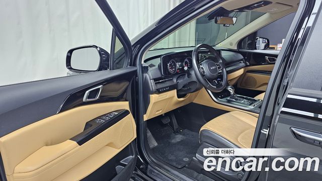 Kia Canival 2023 — photo 10