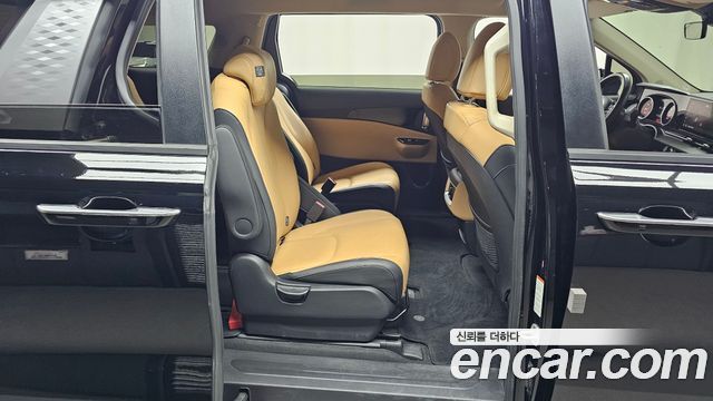 Kia Canival 2023 — photo 12