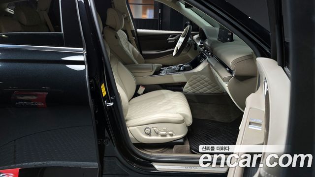 Genesis GV80 2023 — photo 11