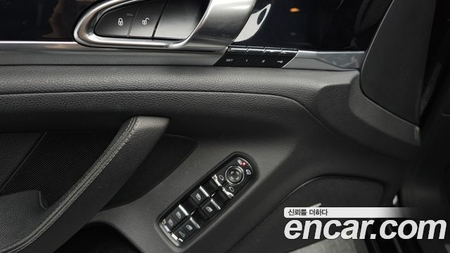 Porsche Panamera 2015 — photo 18