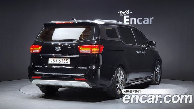 Kia Canival 2017 — photo 2