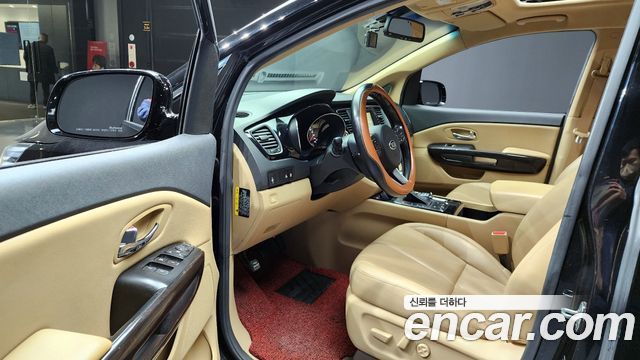 Kia Canival 2017 — photo 11