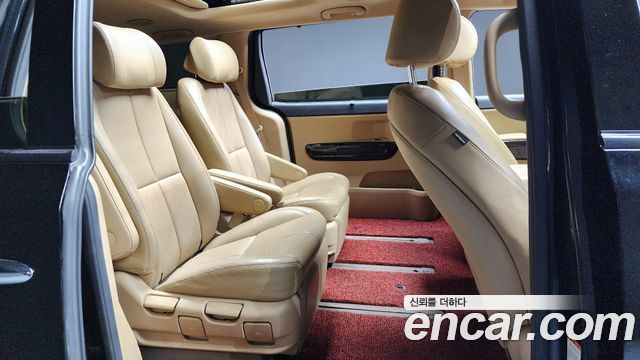 Kia Canival 2017 — photo 12