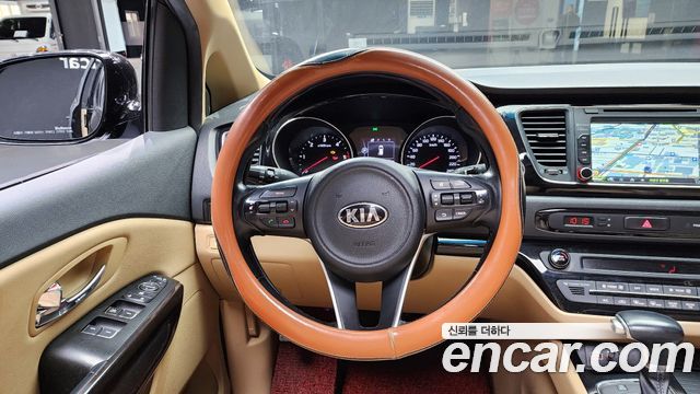 Kia Canival 2017 — photo 14