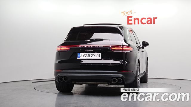 Porsche Cayenne 2023 — photo 4
