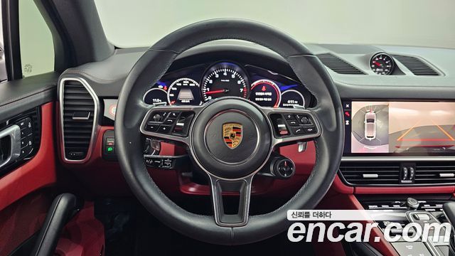 Porsche Cayenne 2023 — photo 12