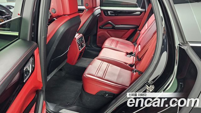 Porsche Cayenne 2023 — photo 13