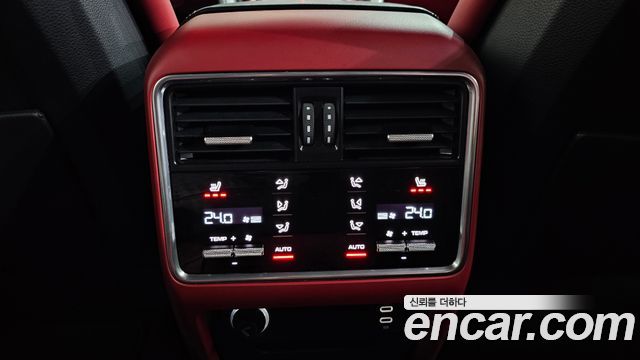 Porsche Cayenne 2023 — photo 19