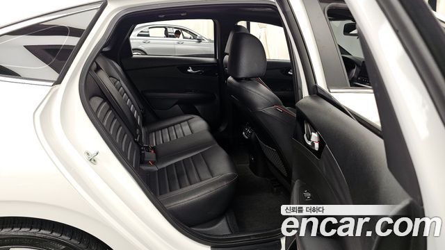 Kia K3 2022 — photo 12