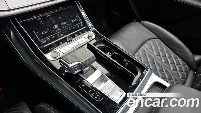 Audi Q7 2023 — photo 9
