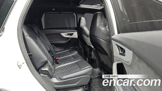 Audi Q7 2023 — photo 11