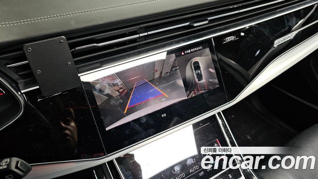 Audi Q7 2023 — photo 16