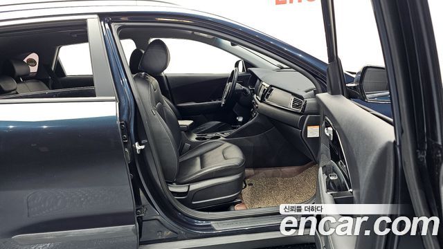 Kia Niro 2017 — photo 12
