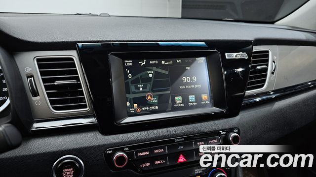 Kia Niro 2017 — photo 14