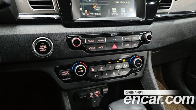 Kia Niro 2017 — photo 15