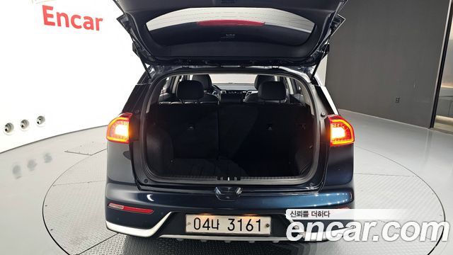 Kia Niro 2017 — photo 20