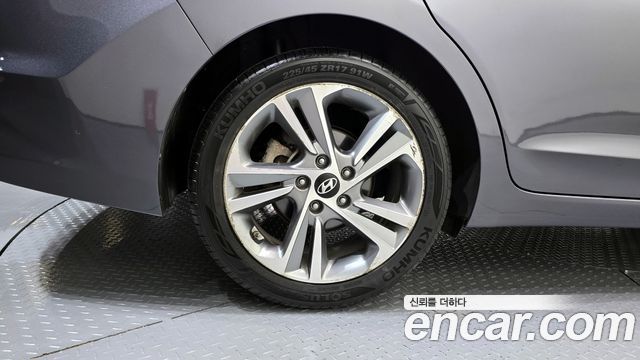 Hyundai AVANTE 2017 — photo 5
