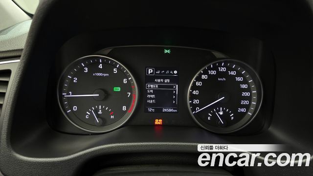 Hyundai AVANTE 2017 — photo 8