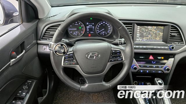 Hyundai AVANTE 2017 — photo 14