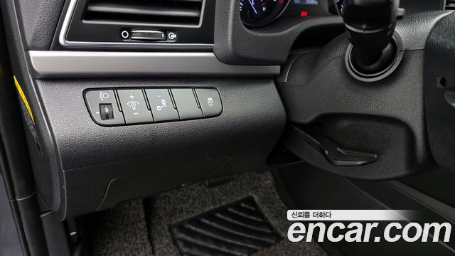 Hyundai AVANTE 2017 — photo 15