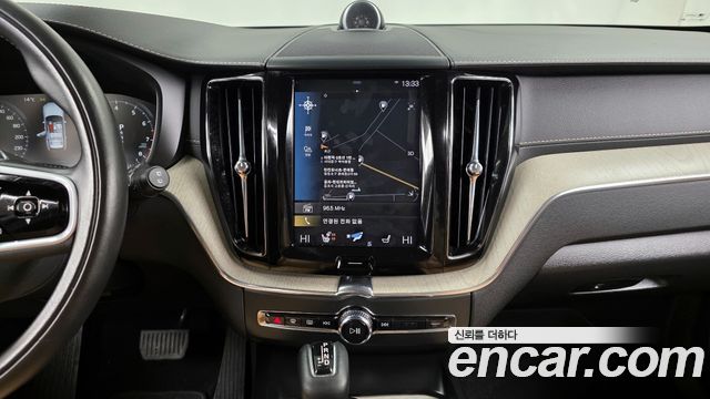 Volvo XC60 2020 — photo 14
