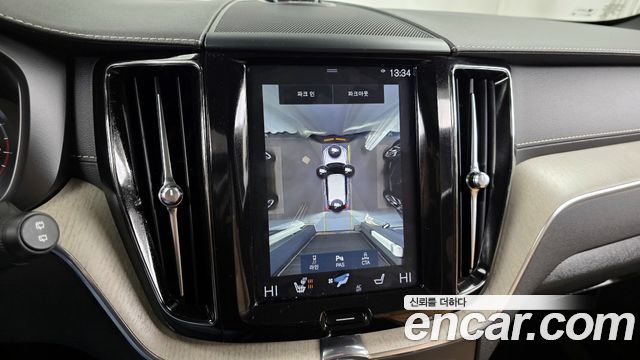 Volvo XC60 2020 — photo 15