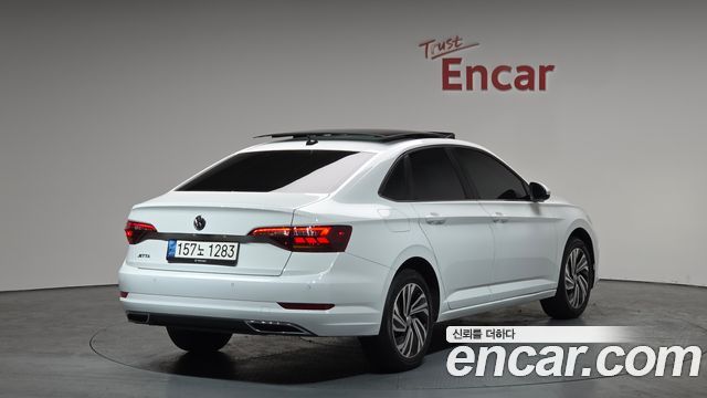 Volkswagen Jetta 2021 — photo 2