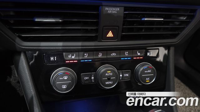 Volkswagen Jetta 2021 — photo 17