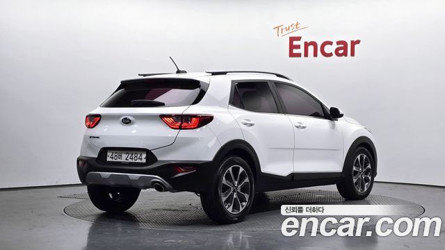 Kia Stonic 2018 — photo 2