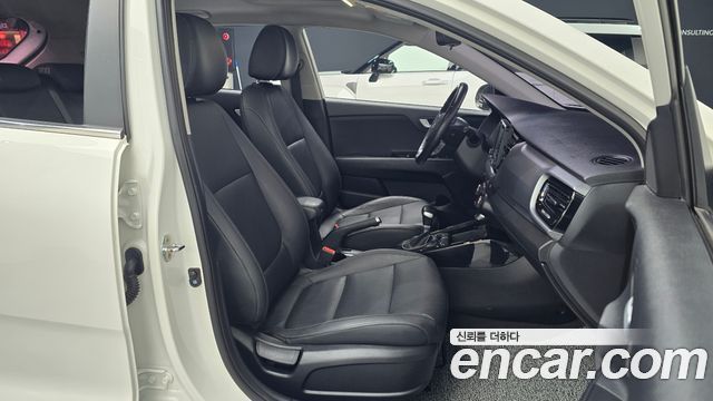 Kia Stonic 2018 — photo 10
