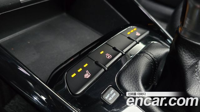 Kia Stonic 2018 — photo 18