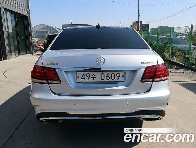 Mercedes-Benz E-Class 2016 — photo 4