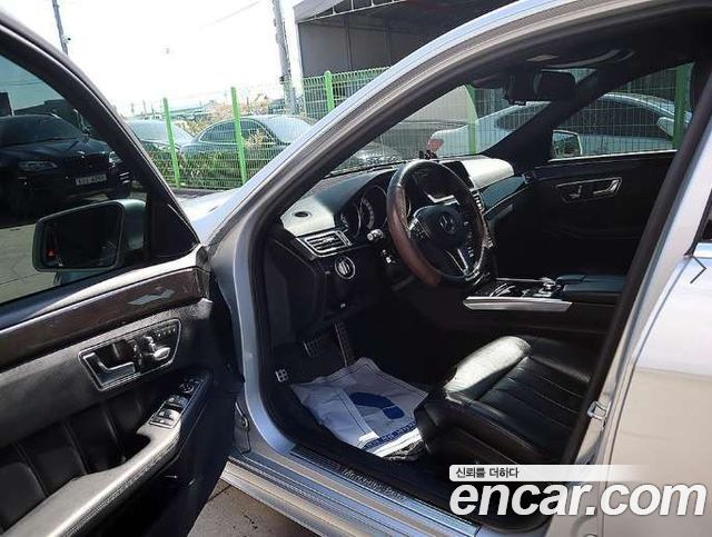 Mercedes-Benz E-Class 2016 — photo 10