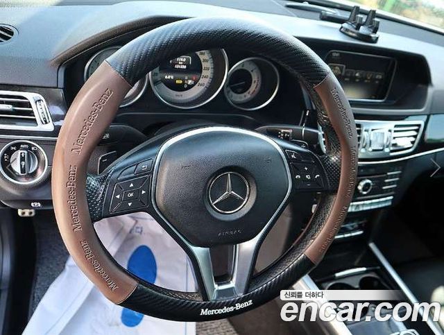 Mercedes-Benz E-Class 2016 — photo 12