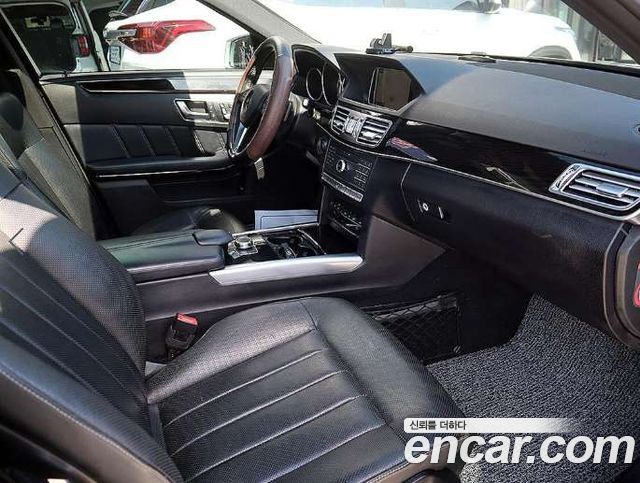 Mercedes-Benz E-Class 2016 — photo 13