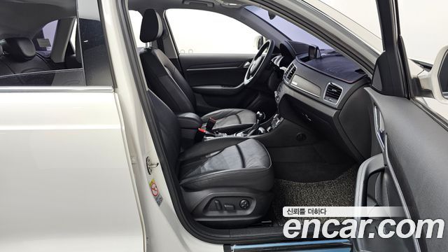 Audi Q3 2015 — photo 11