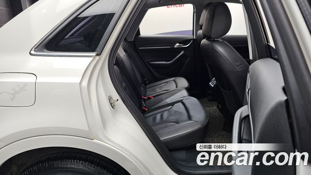 Audi Q3 2015 — photo 12