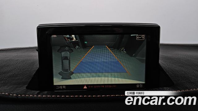 Audi Q3 2015 — photo 17