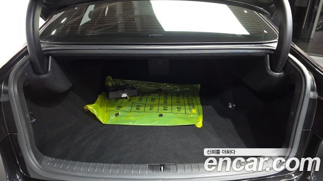 Genesis G80 2019 — photo 20