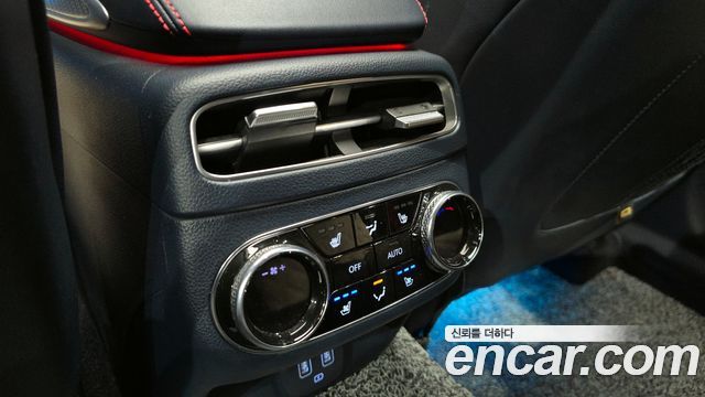Genesis GV70 2021 — photo 18