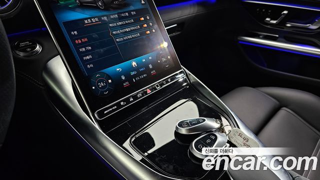Mercedes-Benz SL-Class 2025 — photo 16