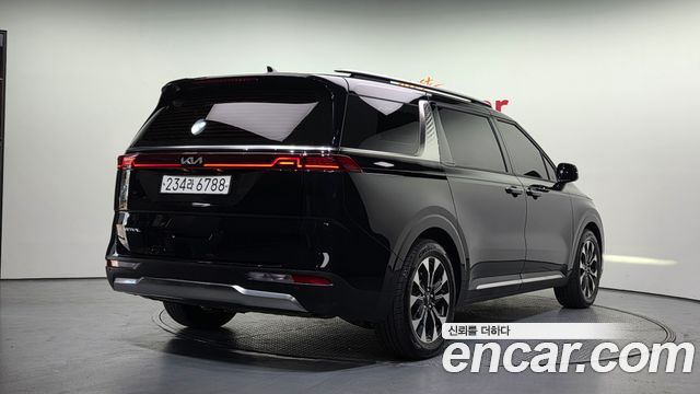 Kia Canival 2022 — photo 2