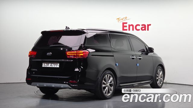 Kia Canival 2019 — photo 2